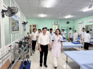 ĐÓN TIẾP ĐOÀN CÔNG TÁC BỆNH VIỆN LÃO KHOA – PHỤC HỒI CHỨC NĂNG LÀO CAI ĐẾN THAM QUAN, HỌC TẬP VÀ TRAO ĐỔI KINH NGHIỆM